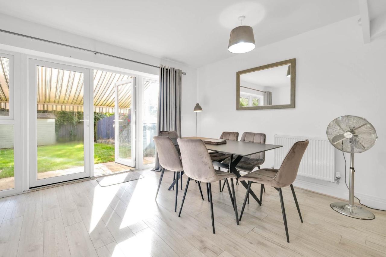 Foxherne 5Bdr 3Ba Serviced House With Parking - Slough By 360Stays ภายนอก รูปภาพ