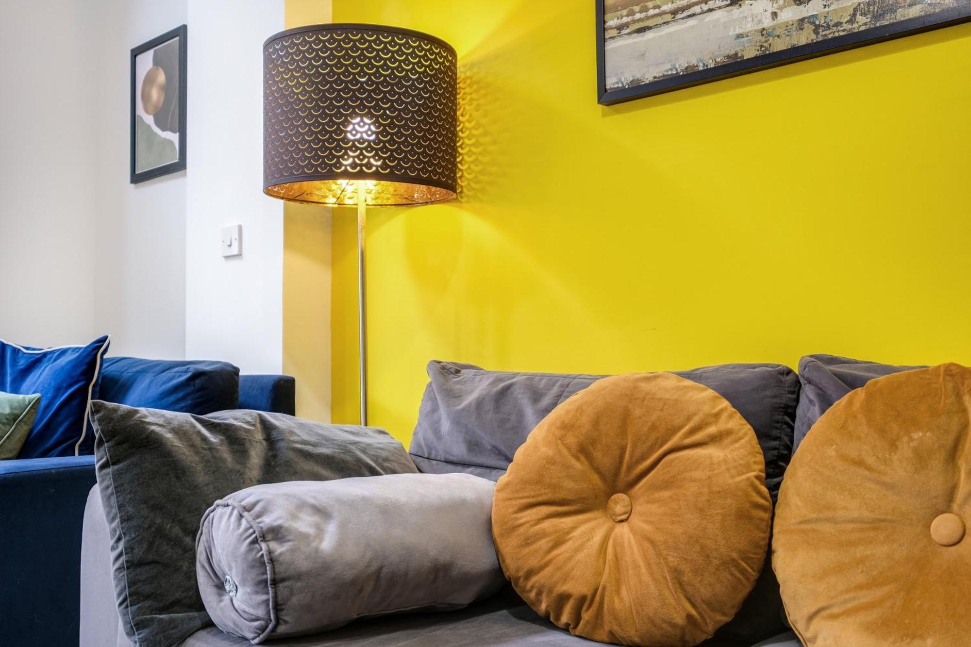 Foxherne 5Bdr 3Ba Serviced House With Parking - Slough By 360Stays ภายนอก รูปภาพ
