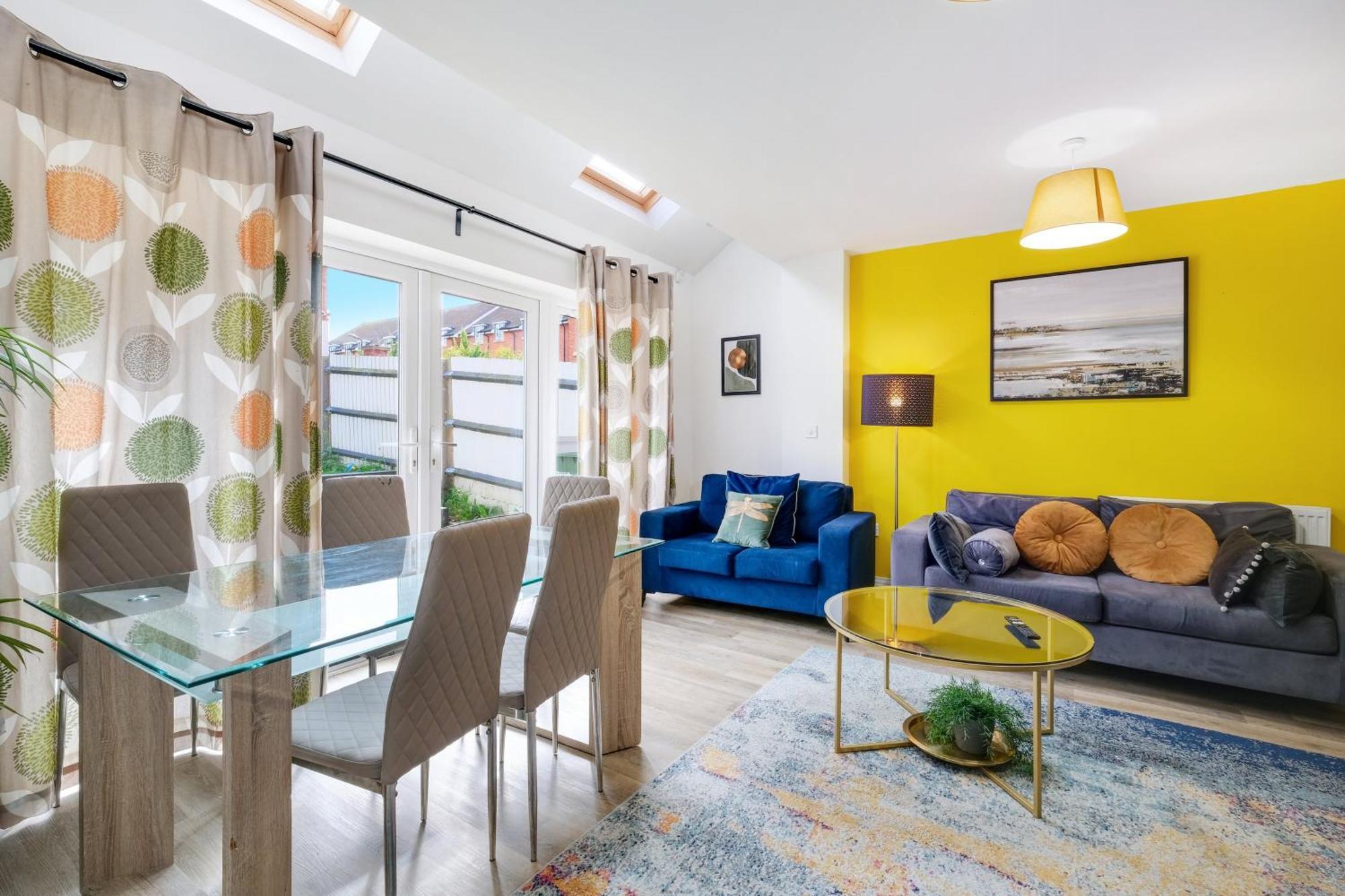 Foxherne 5Bdr 3Ba Serviced House With Parking - Slough By 360Stays ภายนอก รูปภาพ