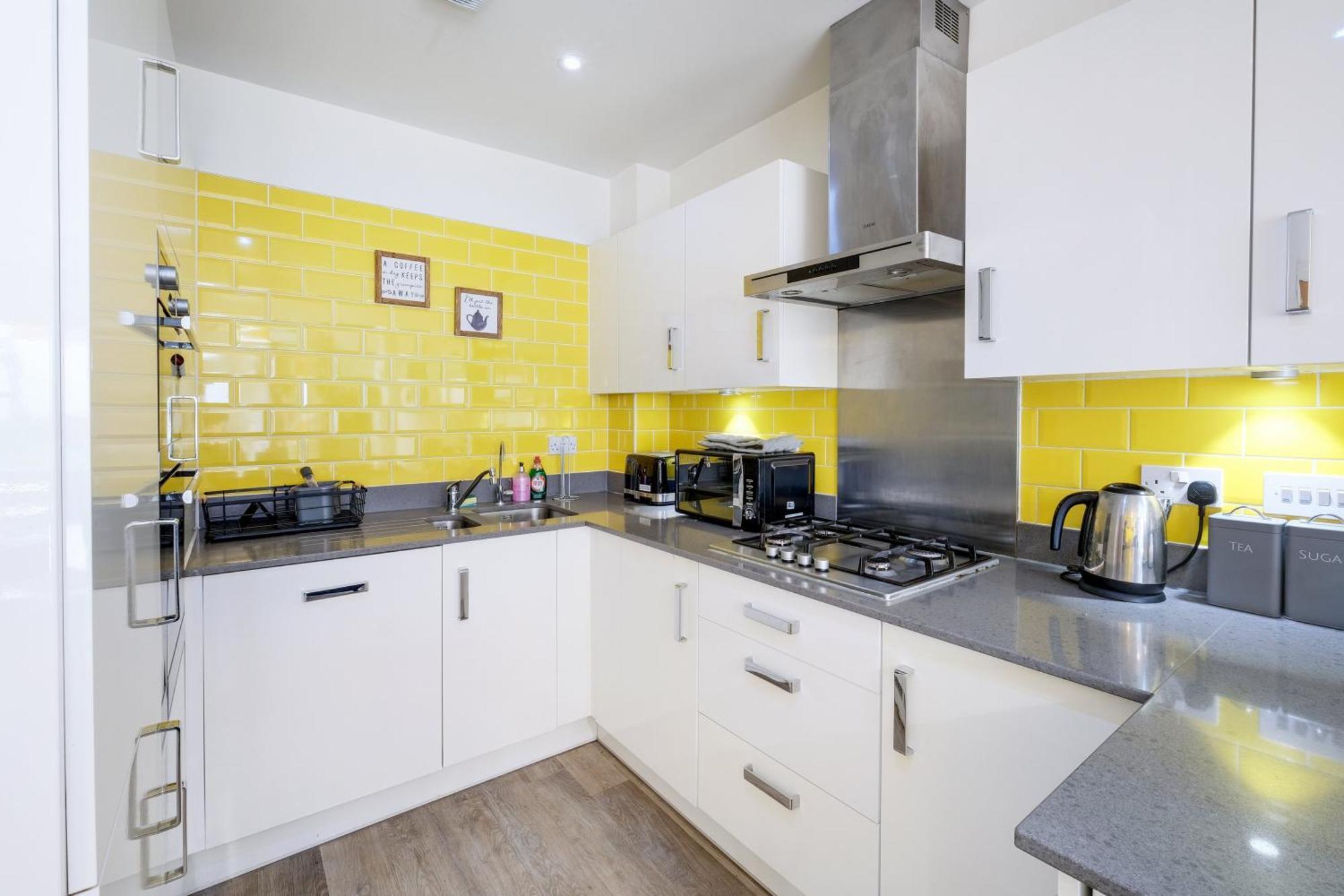 Foxherne 5Bdr 3Ba Serviced House With Parking - Slough By 360Stays ภายนอก รูปภาพ